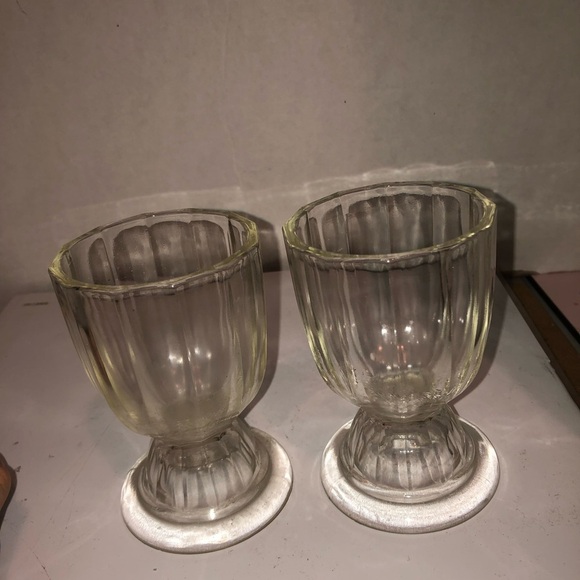 Four vintage ribbed clear glass footed bowls/ glasses for ice cream - Picture 6 of 13